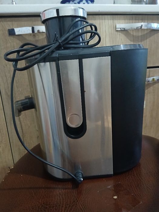 Соковыжималка   UME-824