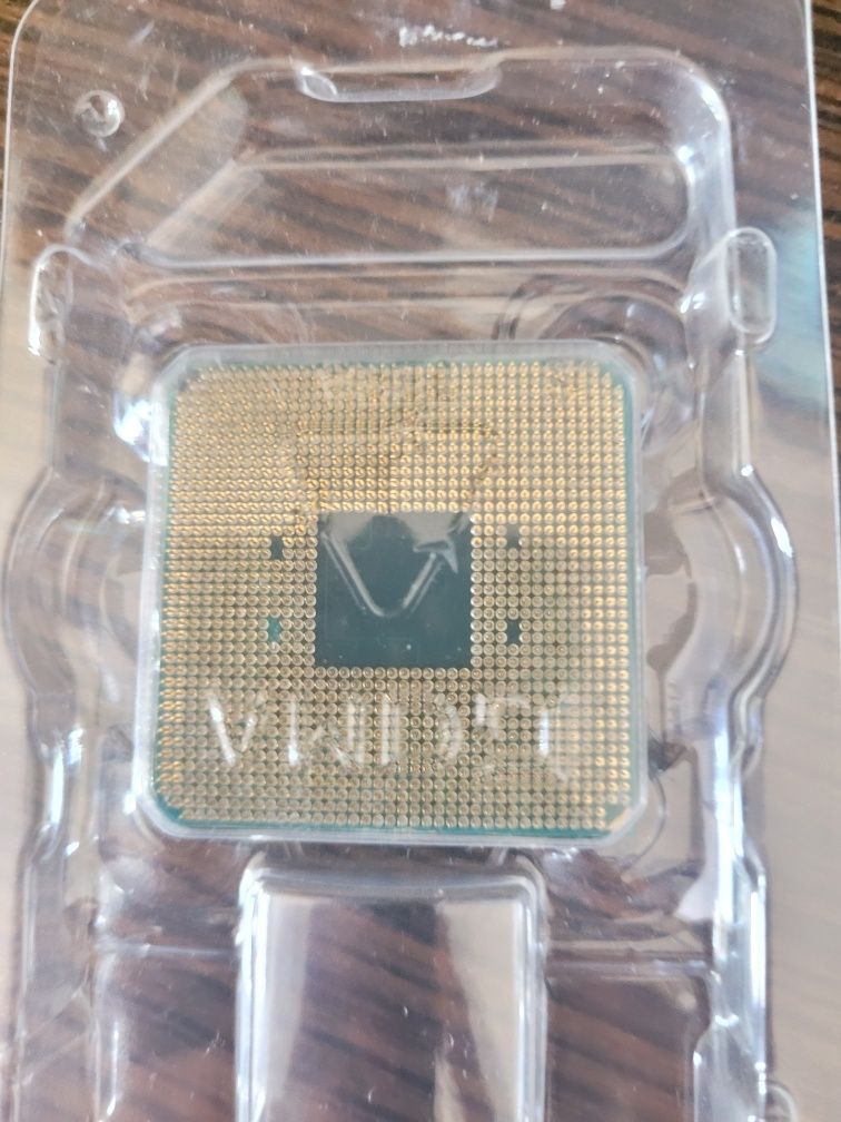 Vând procesor Ryzen3 3200g
