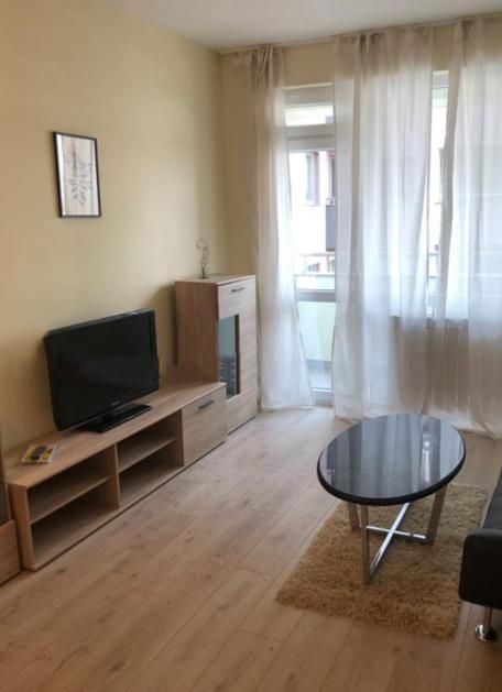 Дава се под наем Двустаен апартамент в София, Люлин 8 - 69 кв.м за 520 € - Снимка #2