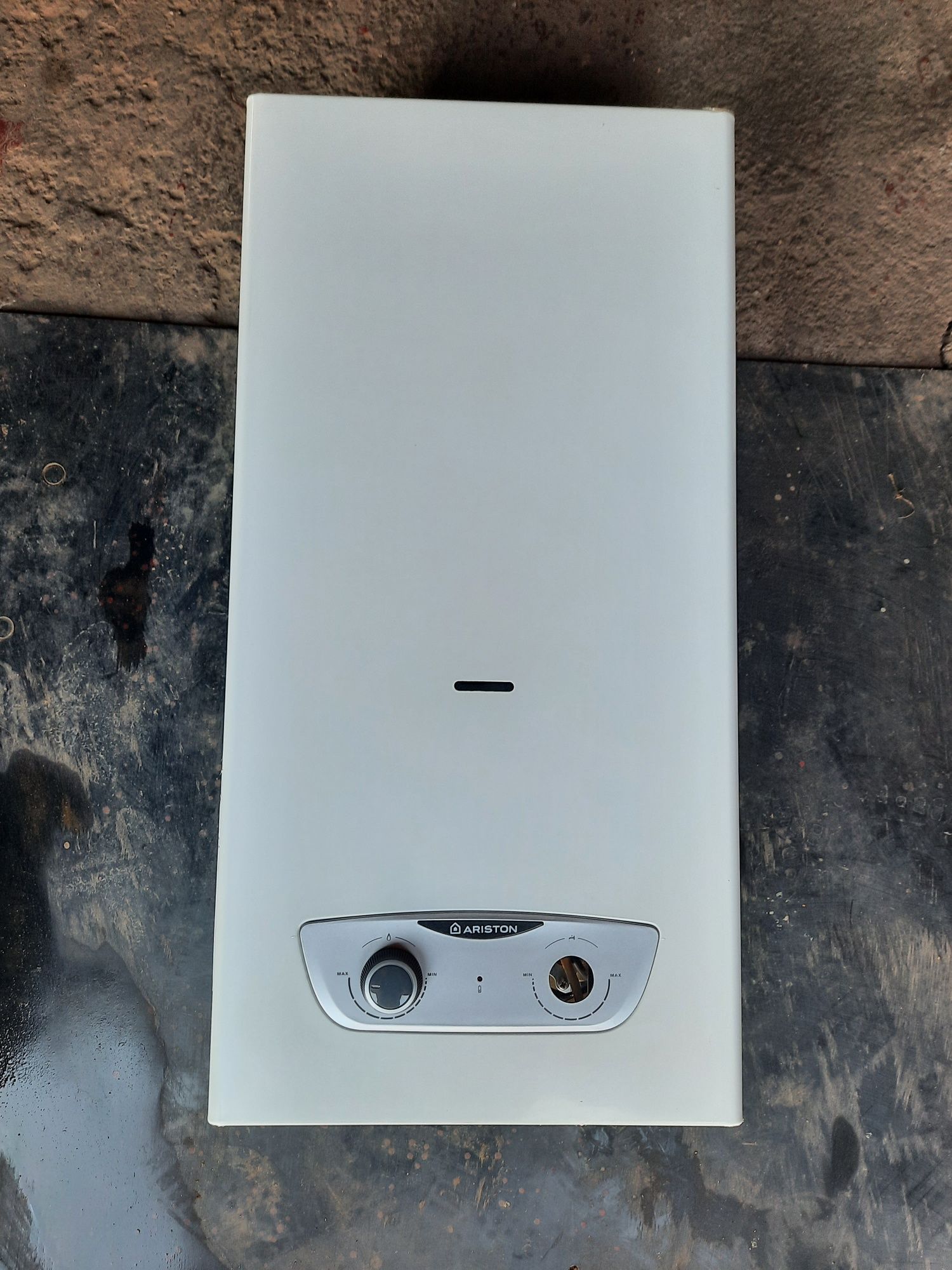 Boiler instant pe gaz Ariston