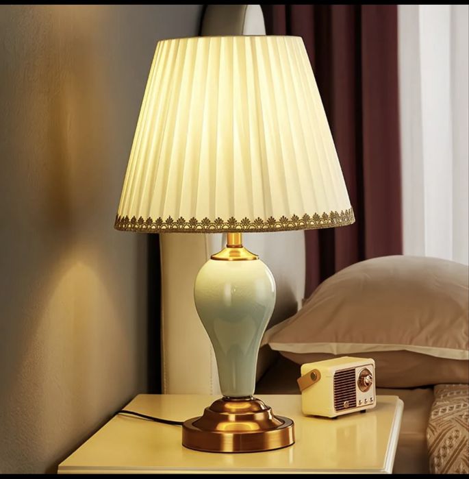 Настольная лампа торшер , для красоты и уюта .