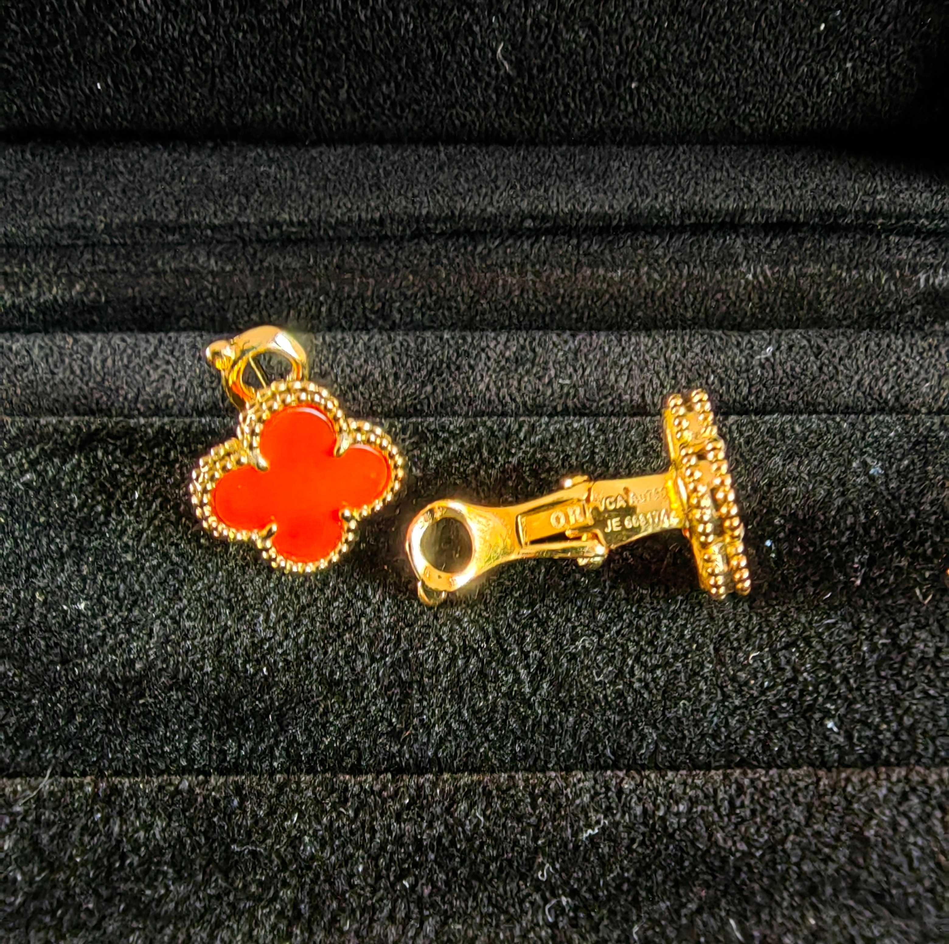 Златни обеци с тигрово око - Van Cleef & Arpels VCA Vintage Alhambra