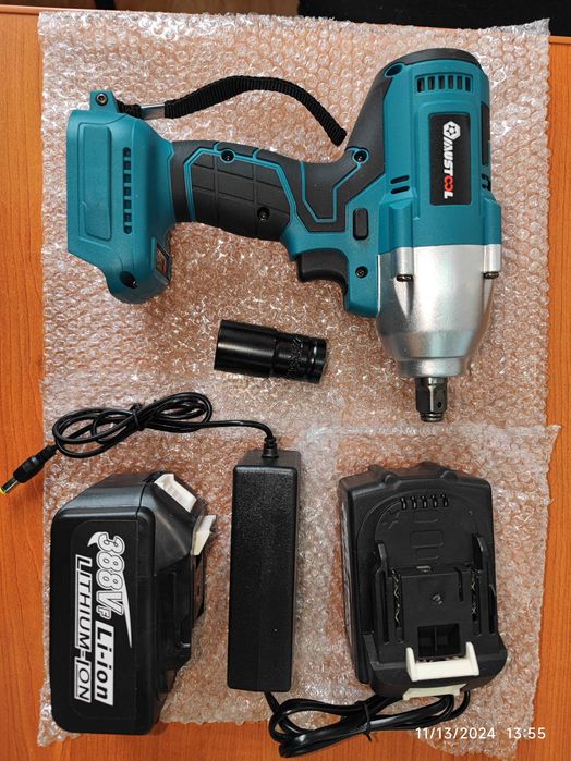 Cheie de impact 1/2 puternica, 1500 Nm, cu doi acumulatori + inc.