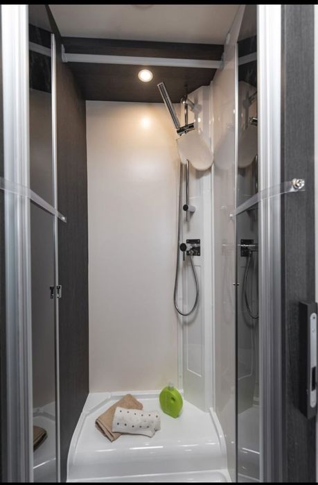 Inchiriere Autorulote Premium Ford Roller Team 286 TL Model 2024