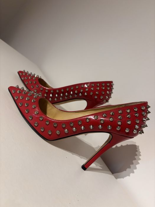 Pantofi roșii cu ținte – mărimea 37 – stare foarte bună