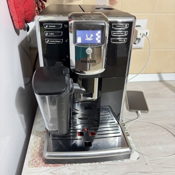 Vand Espressor automat Philips Seria 5000