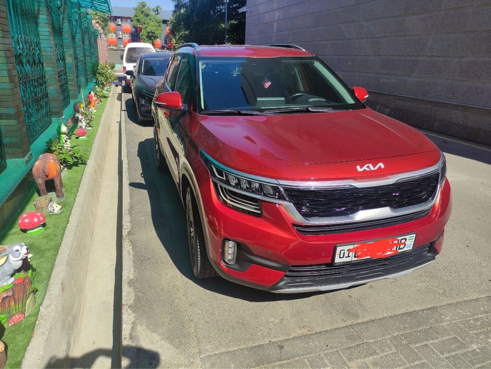 Kia Seltos 3 позиция, люк в идеальном состоянии!
