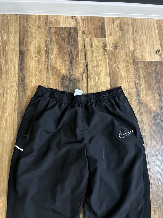 Nike Academy size L