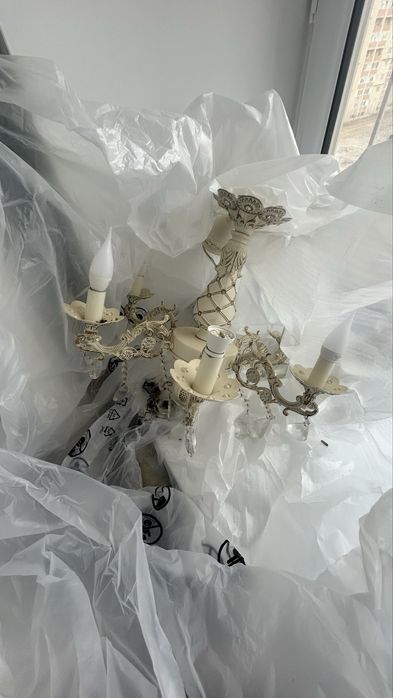 Продам люстры почти новые, недавно сняли