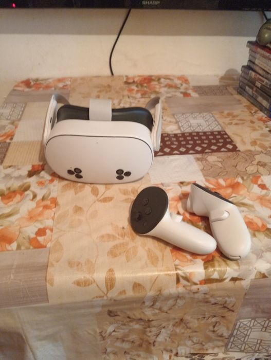 Vând ochelari vr meta quest 3s stare impecabila