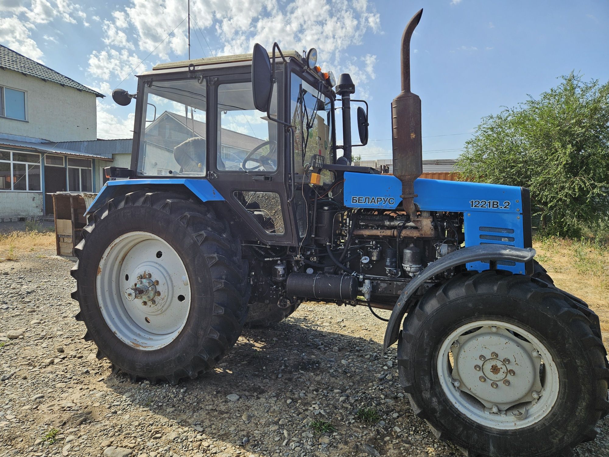 Продам трактор  МТЗ 1221 БАЛАРУСЬ