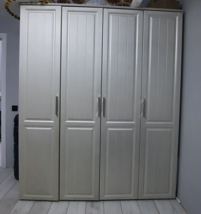 Продаётся шкаф в хорошем качестве