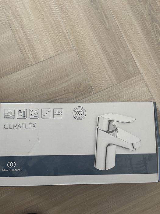 Vand obiecte sanitare pentru baie noi