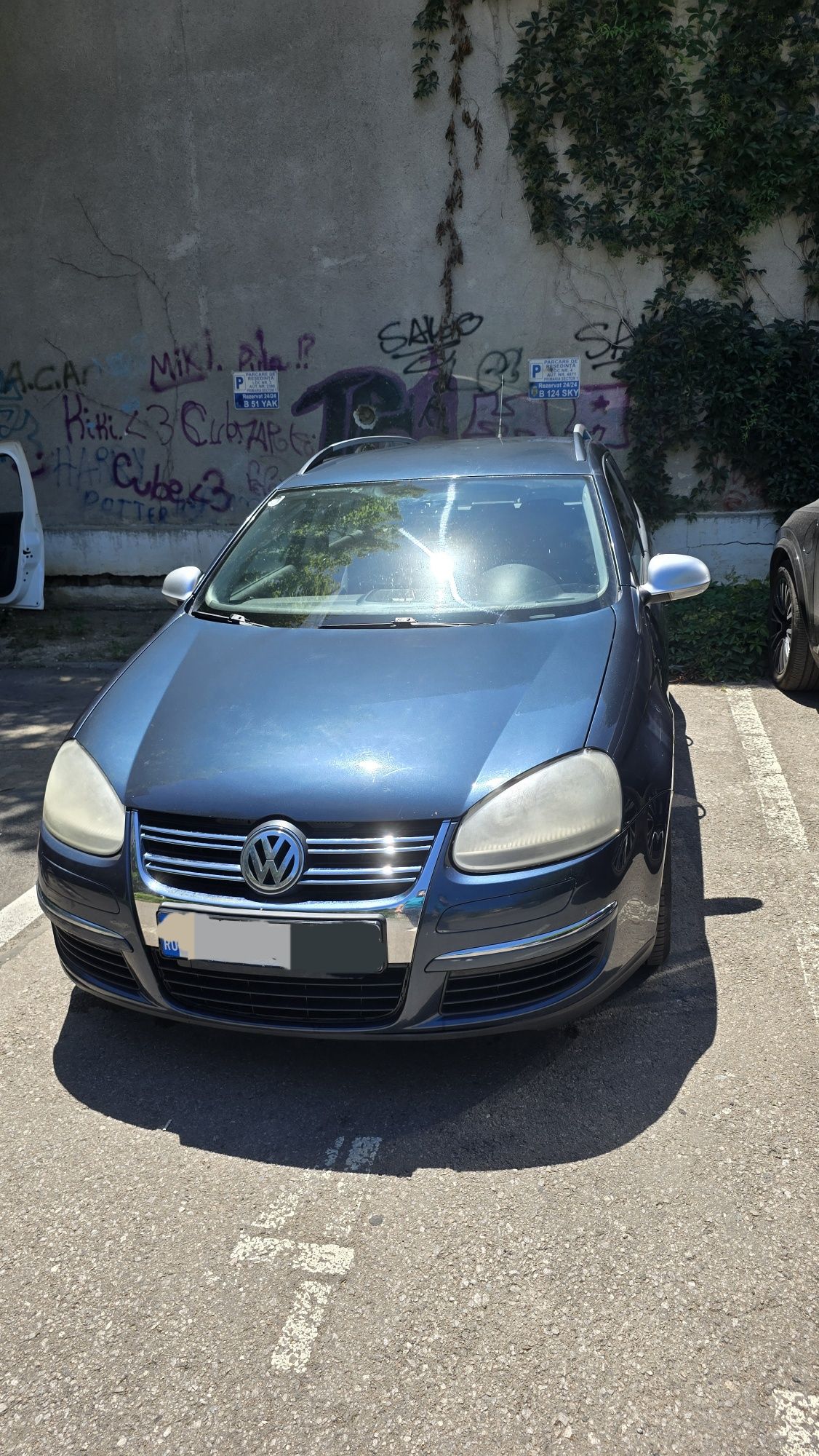 Volkswagen Golf V Variant - Fiabil și Spațios (an 2008)