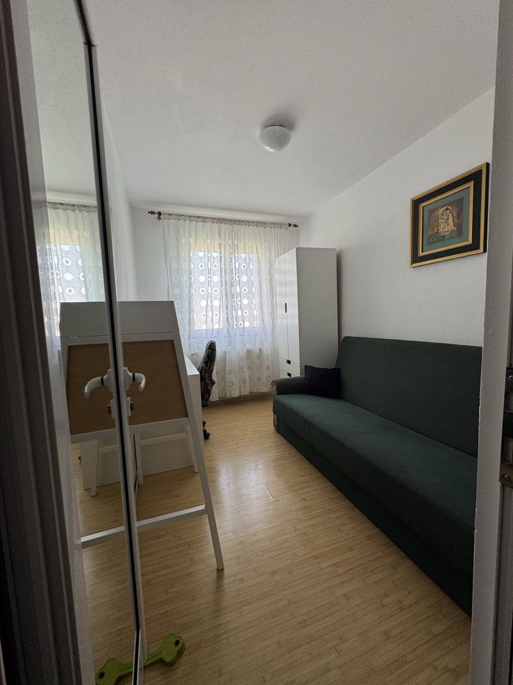 Ofer spre inchiriere apartament 3 camere zona Grivitei
