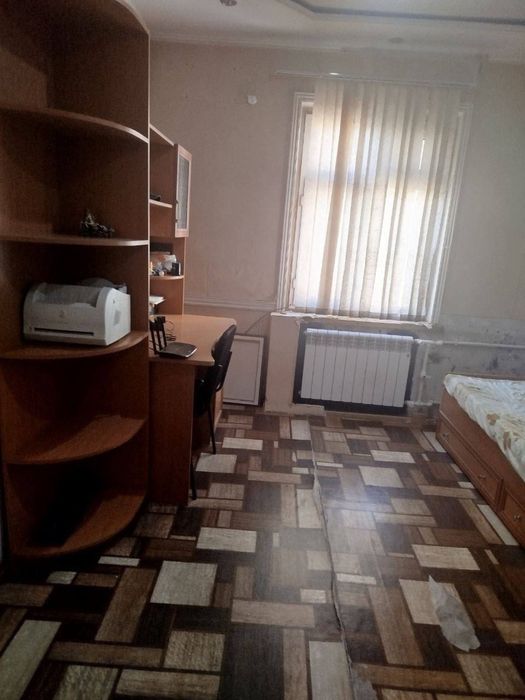 ПРОДАЕТСЯ 4/8/9  на: Шахристанская 100м2 средний ремонт