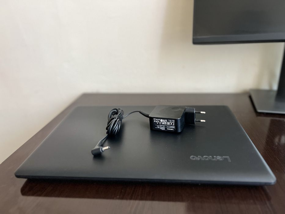 Lenovo noutbur sotiladi