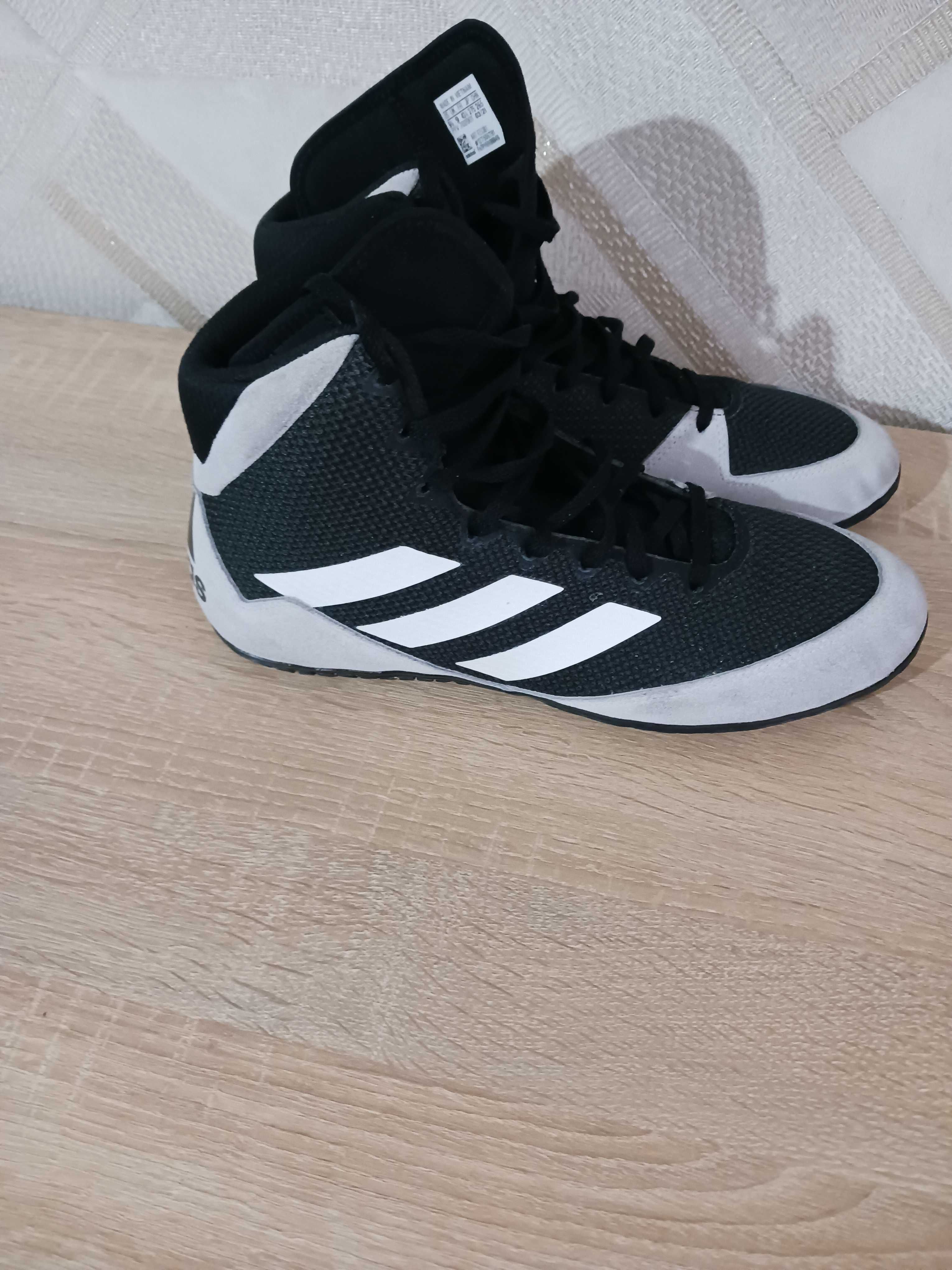 Мъжки обувки на Adidas
