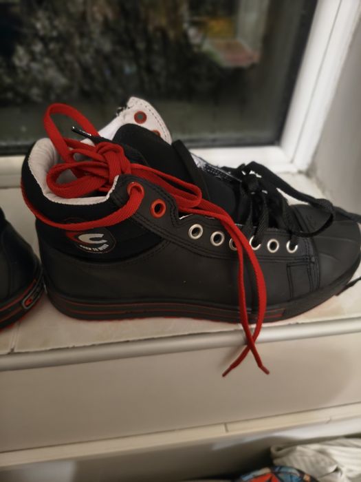 Продавам чисто нови работни обувки Cofra