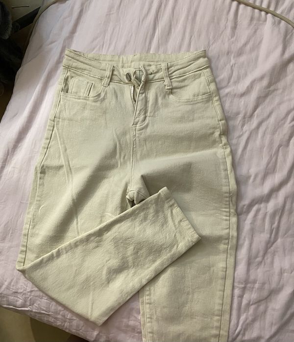 джинсы мом бежевые