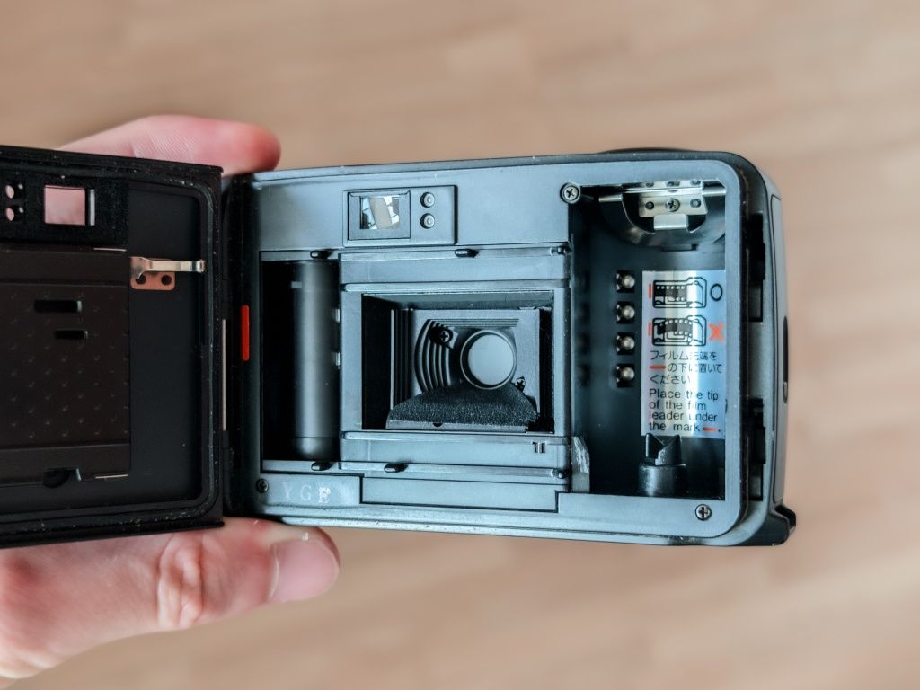 Yashica T5 (Carl Zeiss T* 3,5/35)