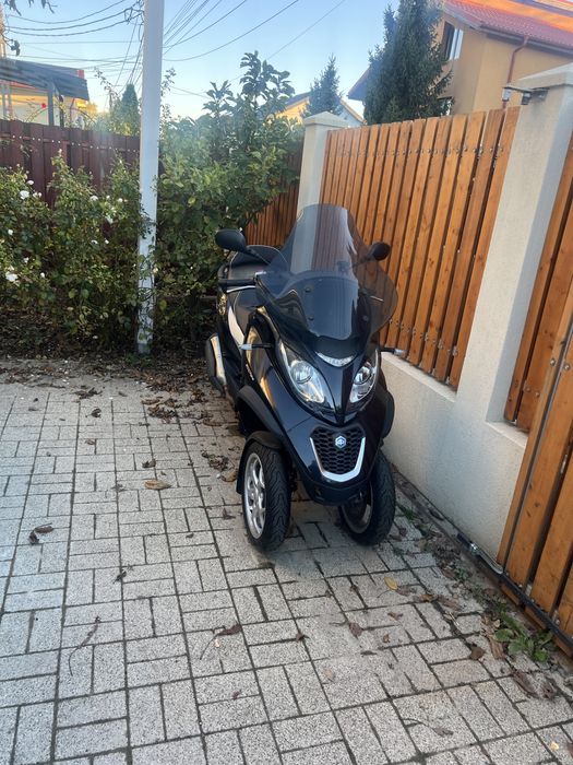 Piaggio MP3 500.