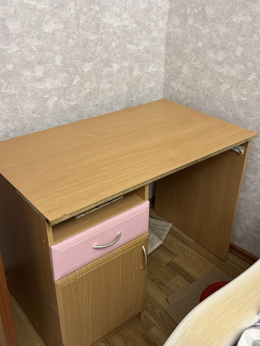 Продам стол недорого