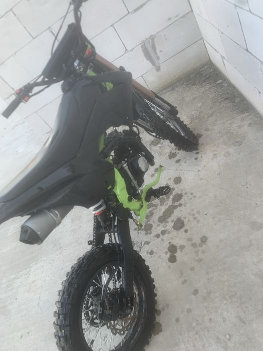 Cross 125 cc în 4 timpi