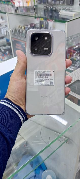 Xonor x7d yengi 1 yil garantiyasi bor