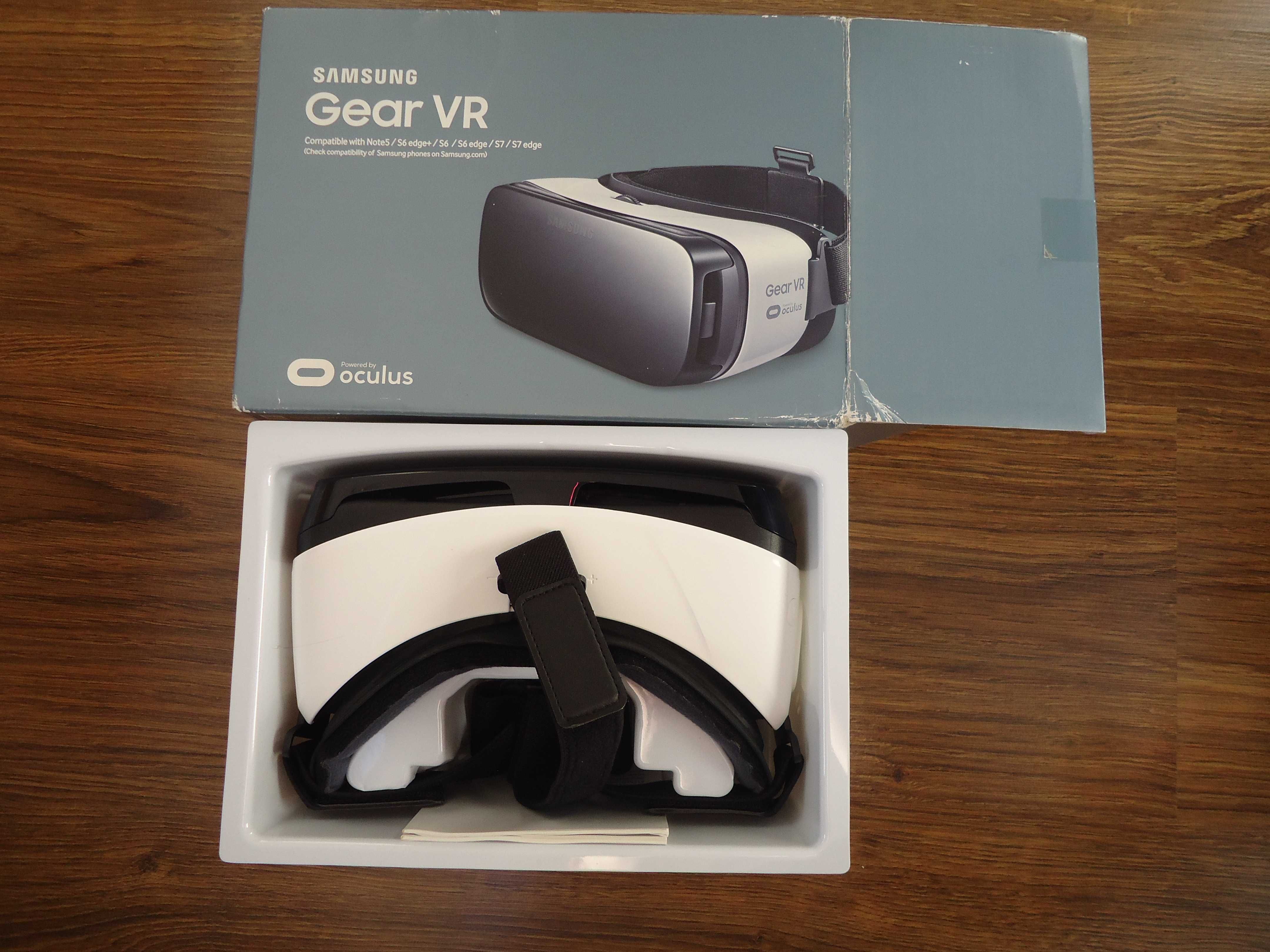 Samsung Очила за Виртуална Реалност Gear VR Oculus