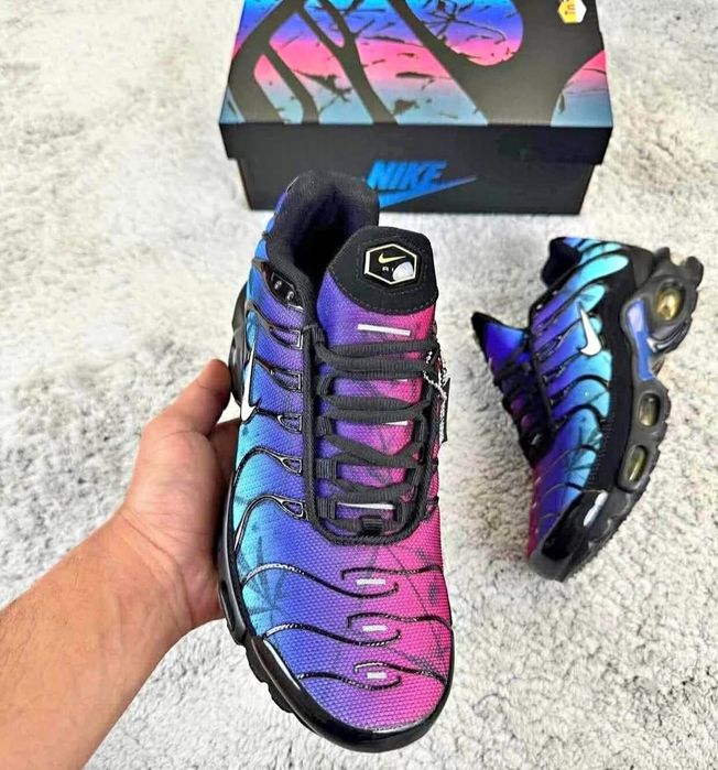 Adidasi Nike noi