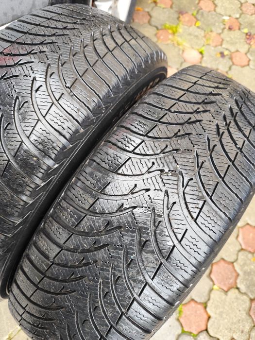 Vând cauciucuri Michelin 2015/60/17