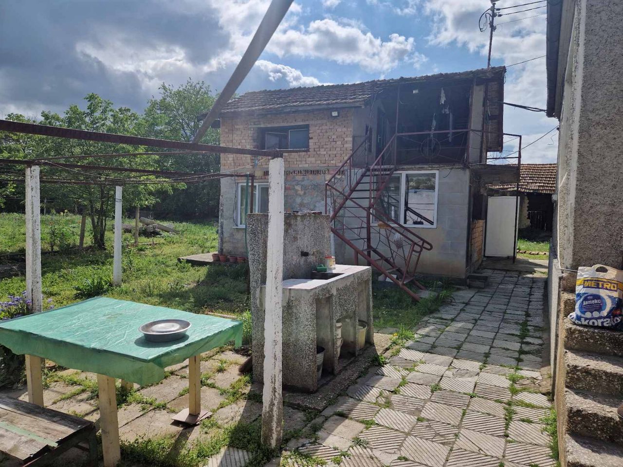 Продава се Къща в Варна, Възраждане 1 - 208 кв.м за 236 €/кв.м - Снимка #3