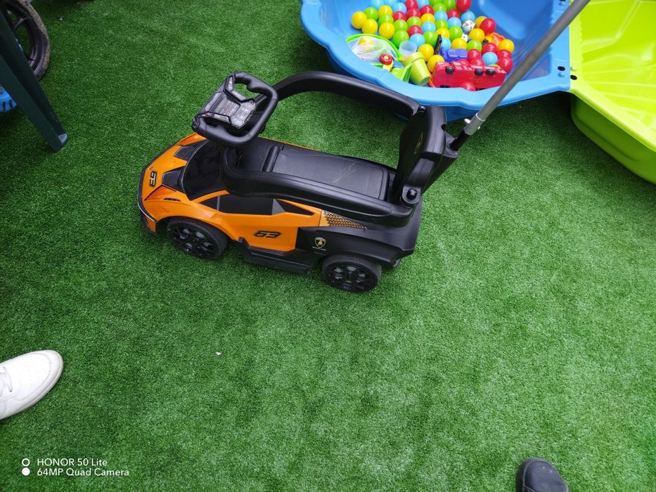 Детска количка..