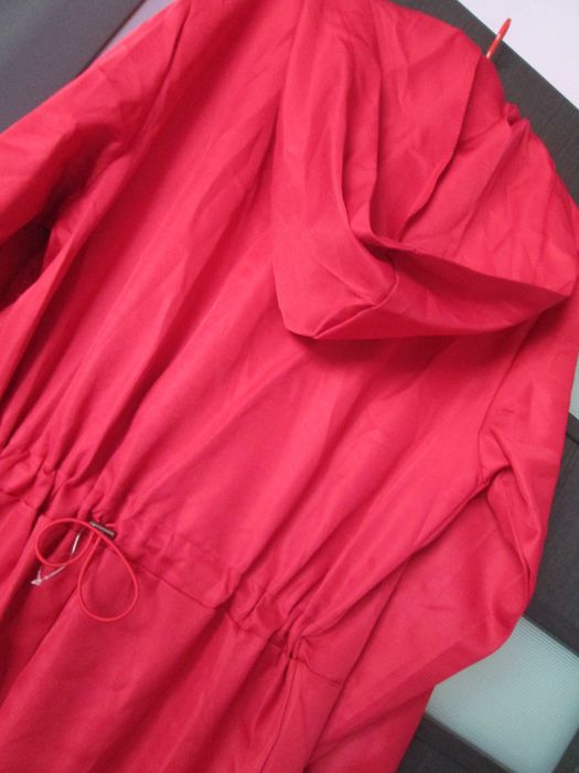 pantaloni  salopeta rosie cu gluga M