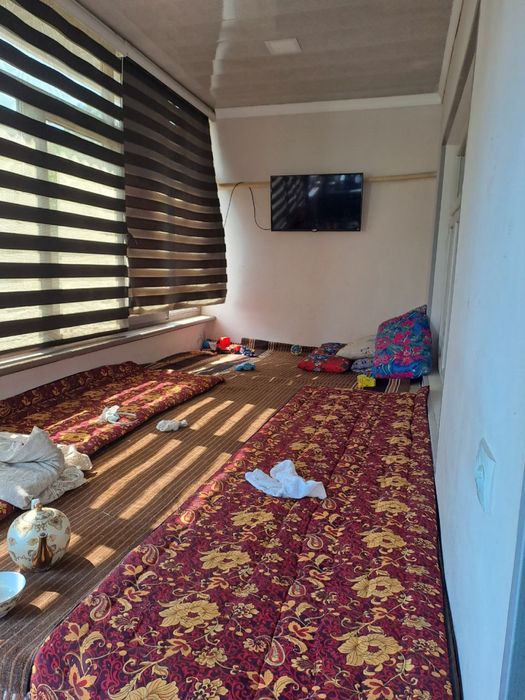 Тезда 3 хонали квартира сотилади.