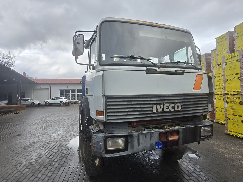 Iveco Magirus 4x4 cu macara
