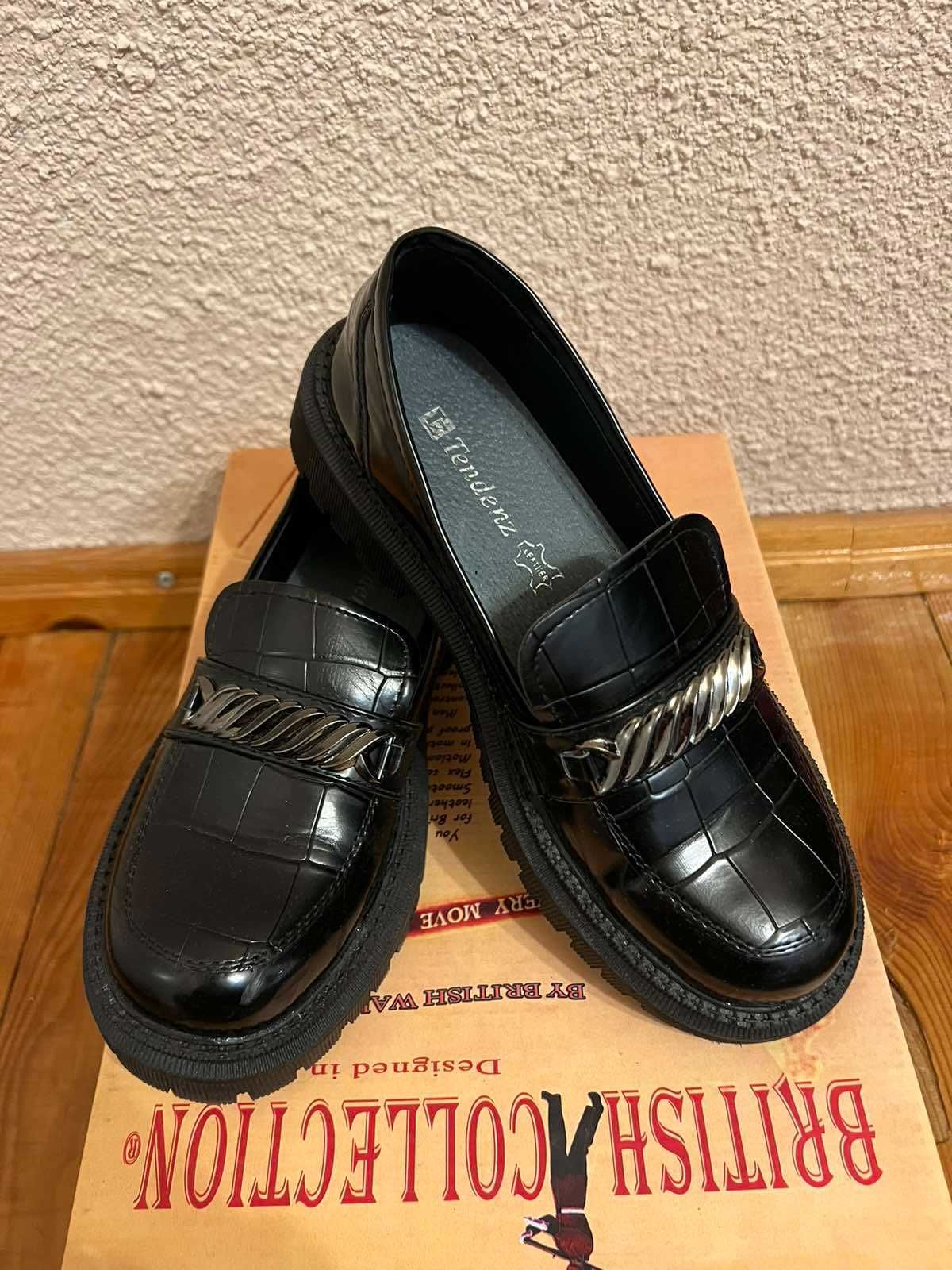 Маратонки GUESS ГЕС и обувки различни видове и модели
