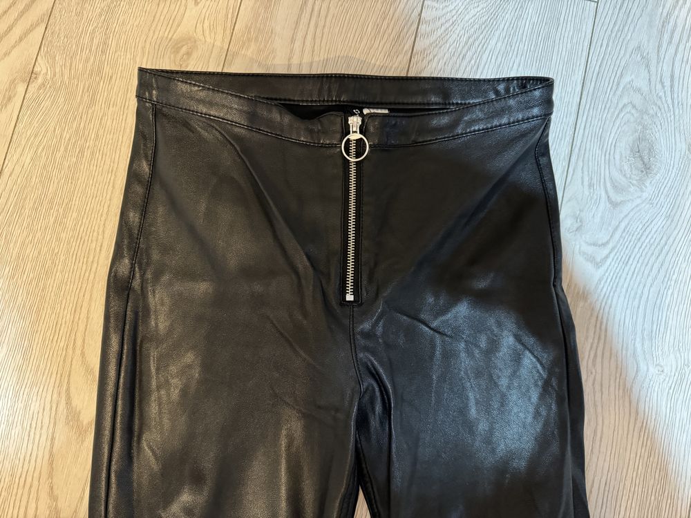 Pantaloni de piele H&M , marimea 38