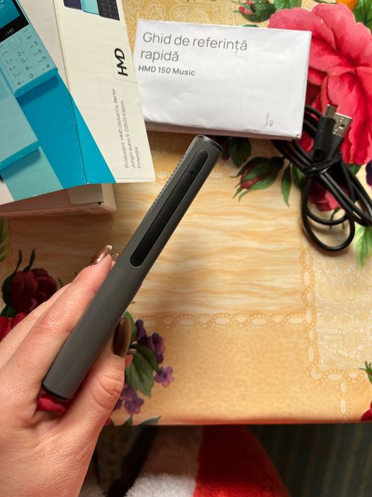 Telefon cu butoane HMD