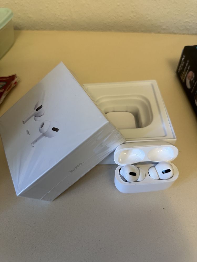 EW27 AirPods - Нови неразпечатани!