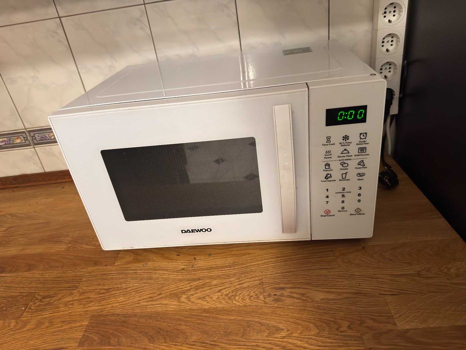 Cuptor cu Microunde DAEWOO