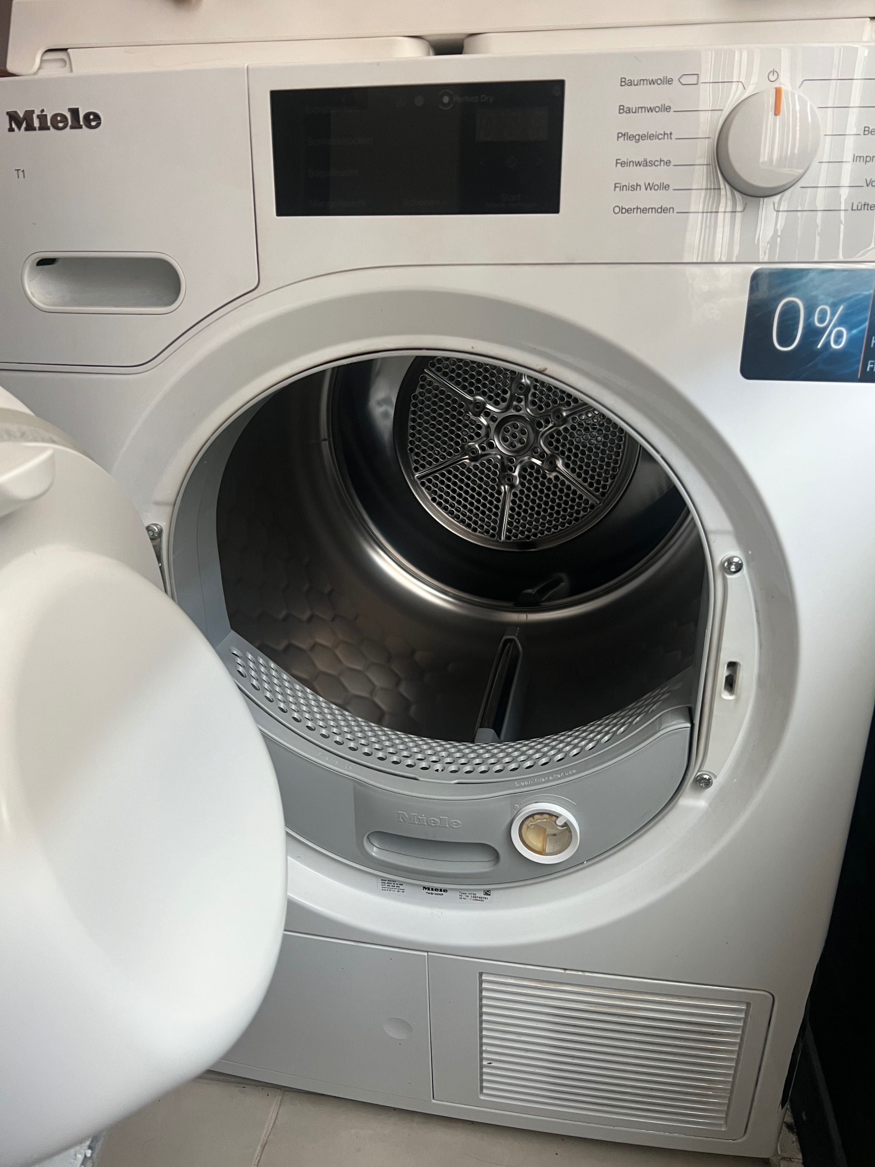 Сушилня Miele TWB140