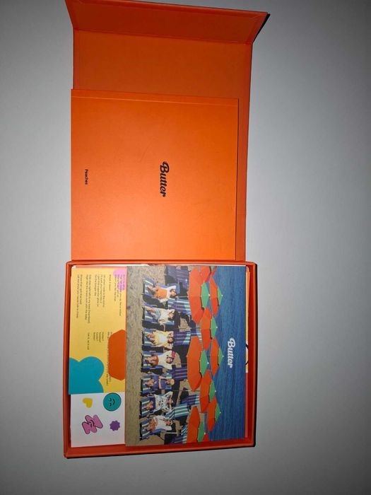 BTS албуми + гривна