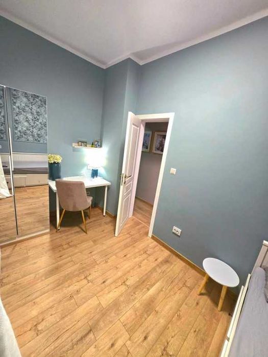 Продава се Тристаен апартамент в София, Център - 68 кв.м за 4044 €/кв.м - Снимка #6