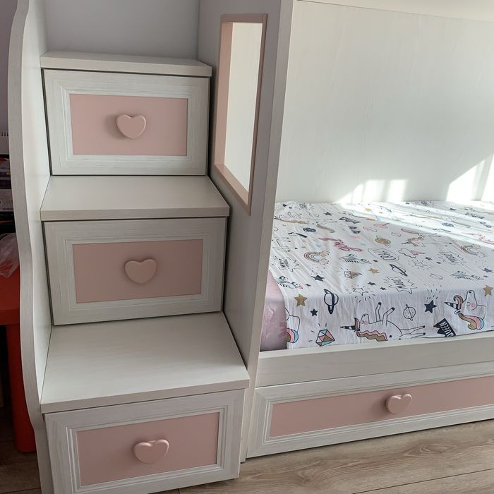 Pat supraetajat pentru fete,deosebit!