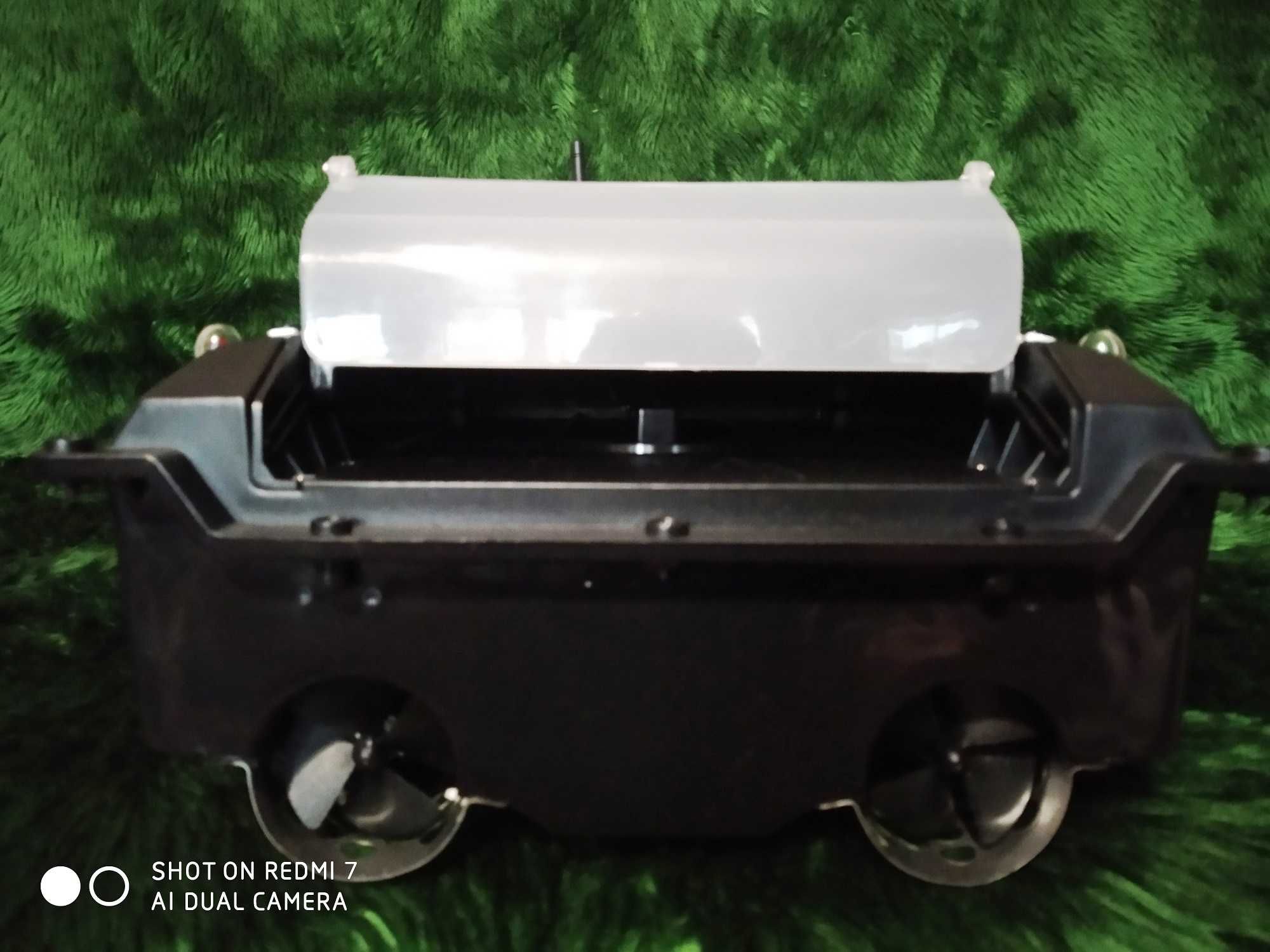 Лодка за захранка с GPS,компас.автопилот,Li батерия 3,7V 20A