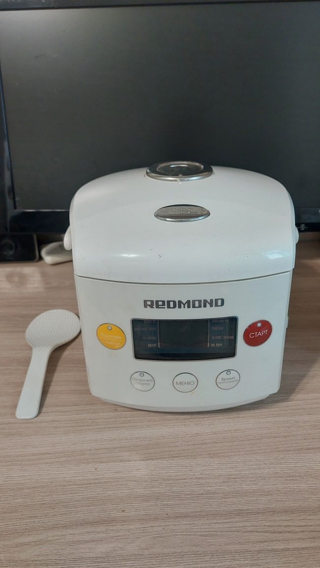 Продам мультиварку REDMOND