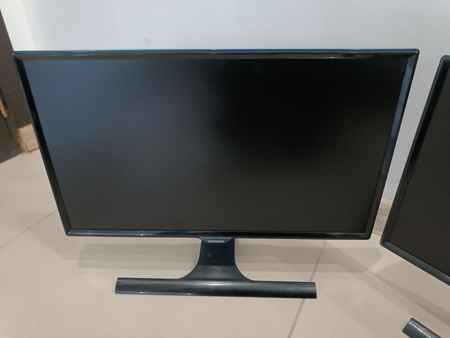 Продам мониторы Samsung Led 24"  AOS 27  дюйма