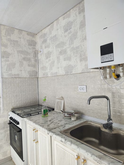 Продаю г Янгиюль 2/1/2 кирпич